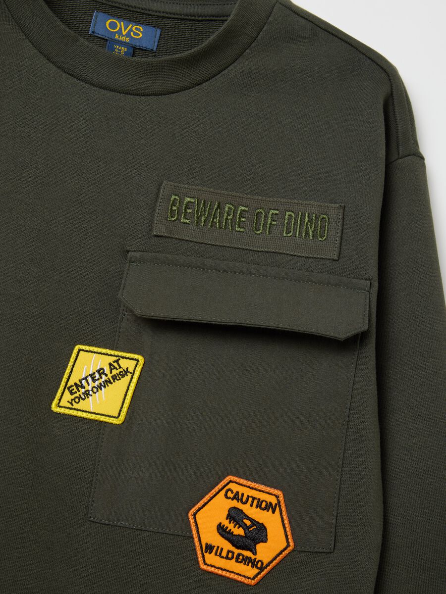 Green sweatshirt in French terry with pocket and patch_3