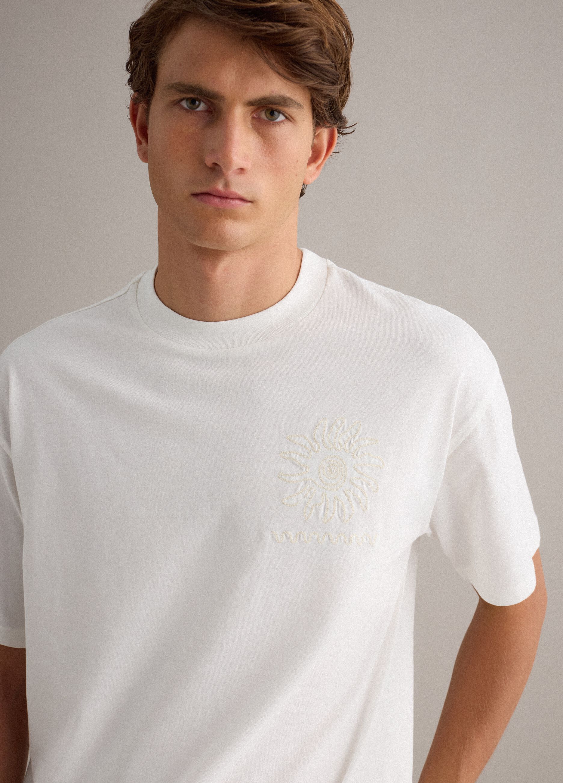 White pure cotton relaxed-fit T-shirt with embroidery