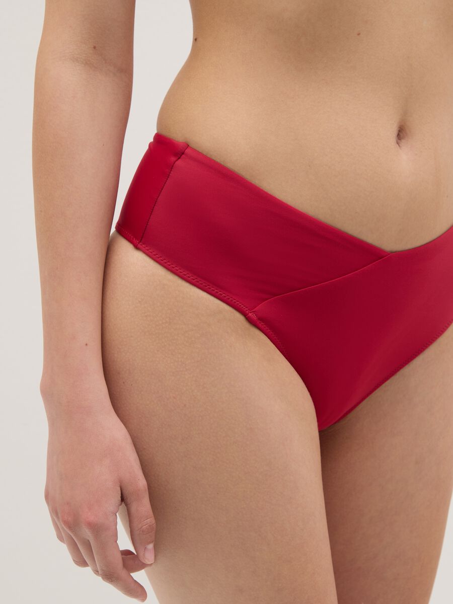 Women’s high-rise briefs in red stretch fabric._3