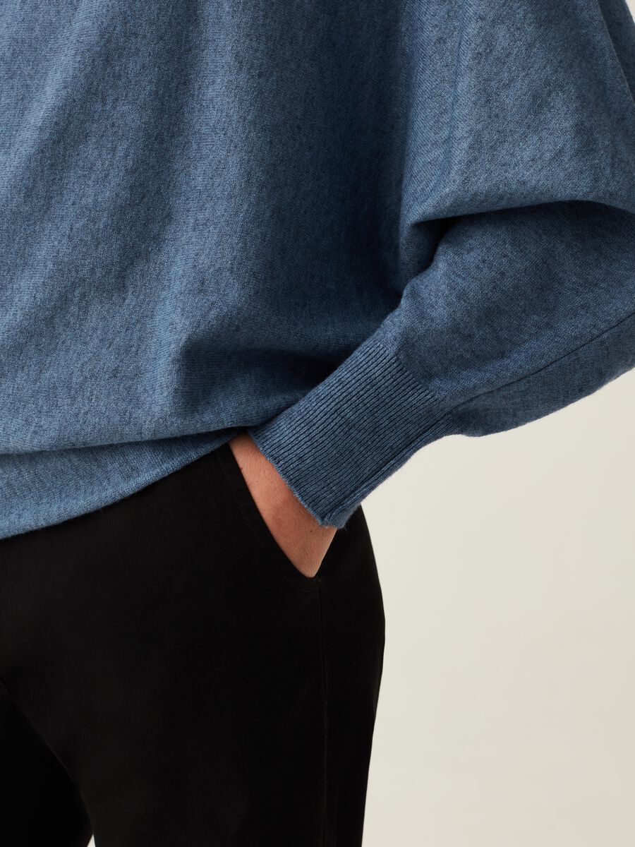 Maglia oversize con scollo a barca_3