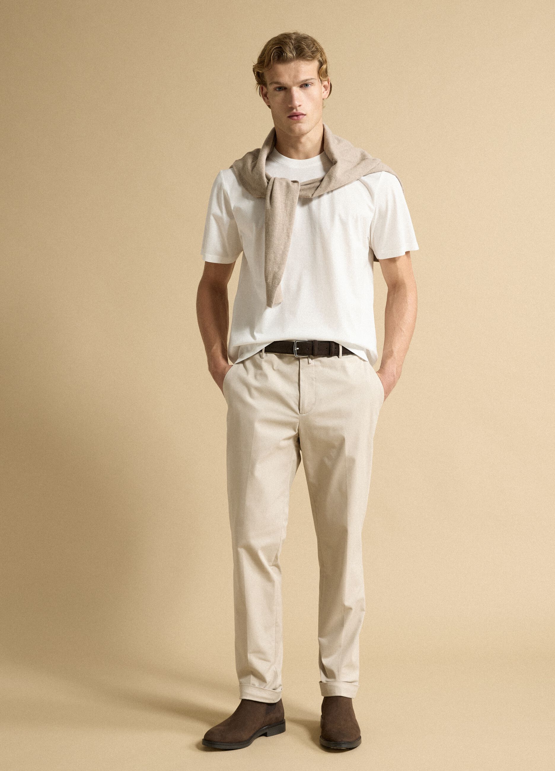 T-shirt bianca in jersey di puro cotone con girocollo relaxed fit