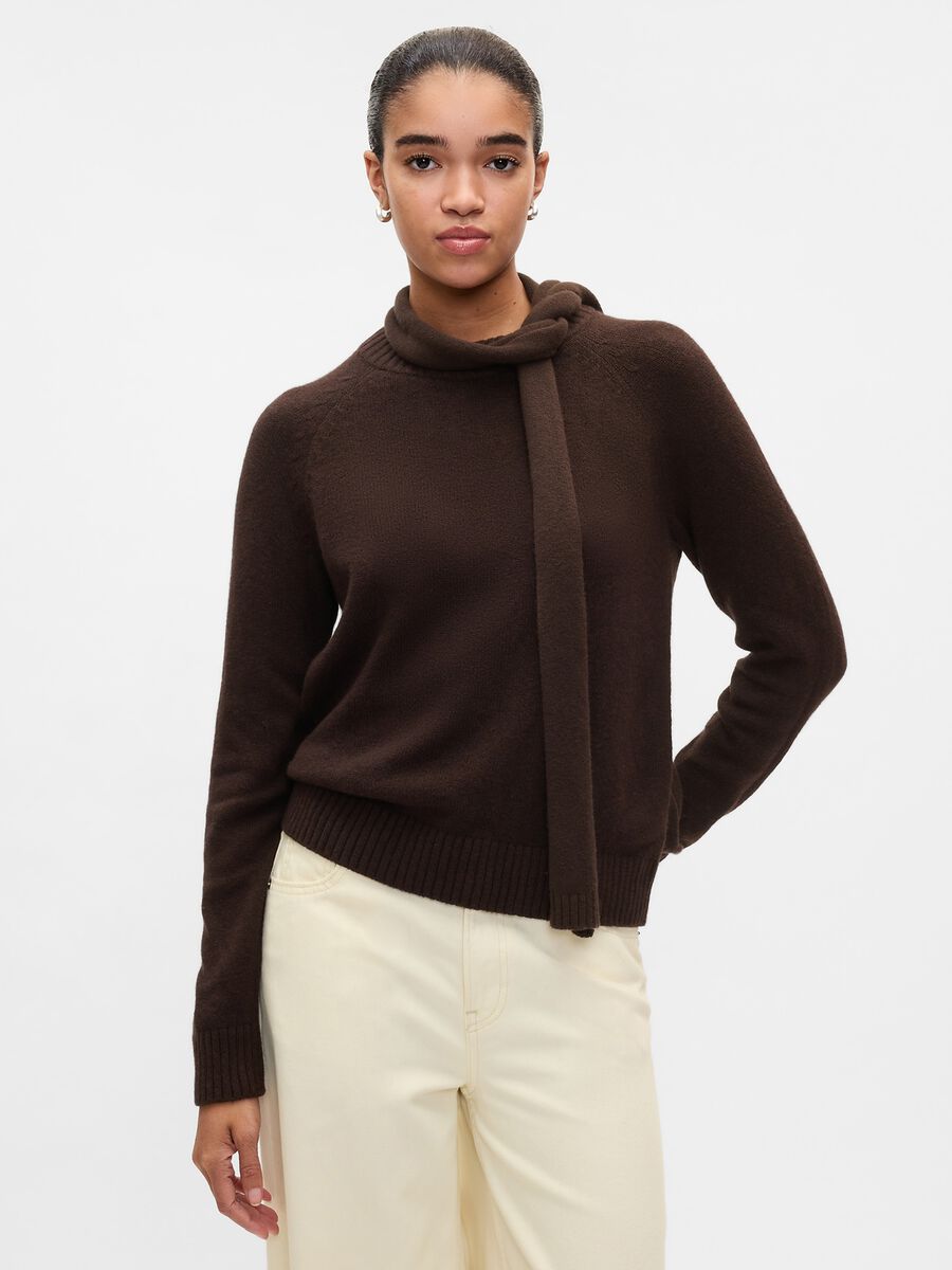 Pullover with round neck and raglan sleeves_2