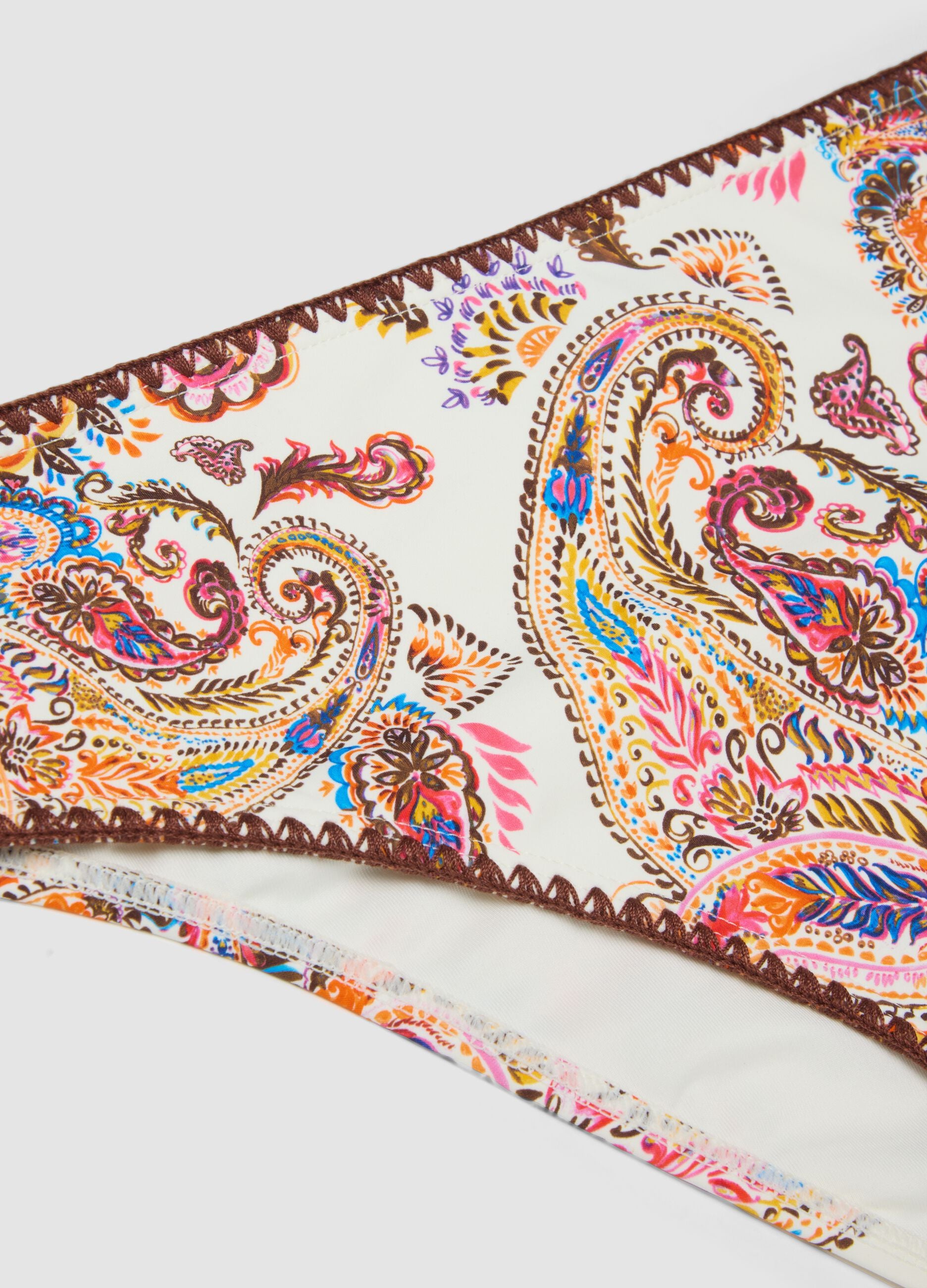 Slip bikini multicolor in tessuto elasticizzato con fantasia paisley