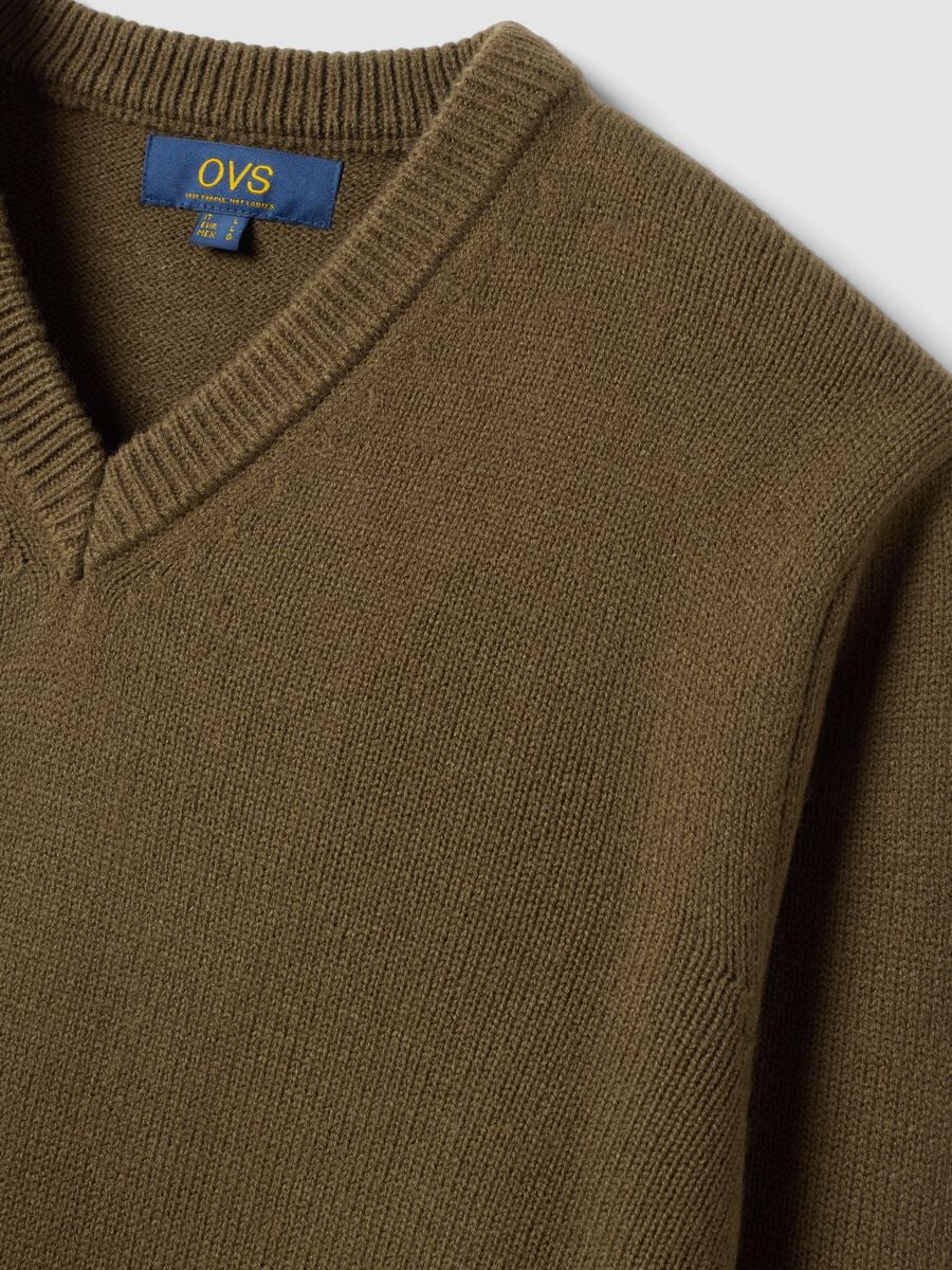 Olive green V-neck regular fit jumper_1