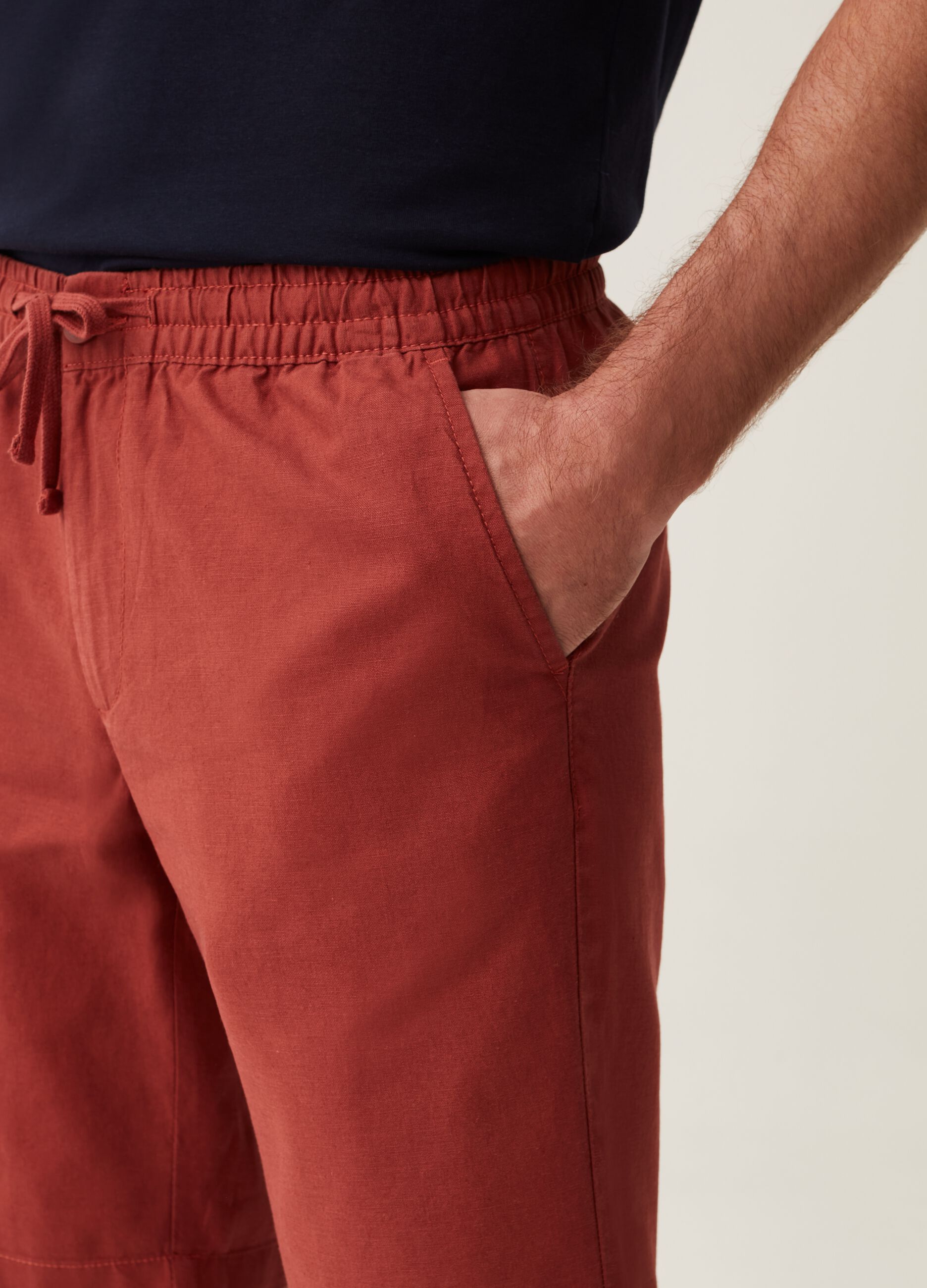 Bermuda chino jogger in cotone e lino_3