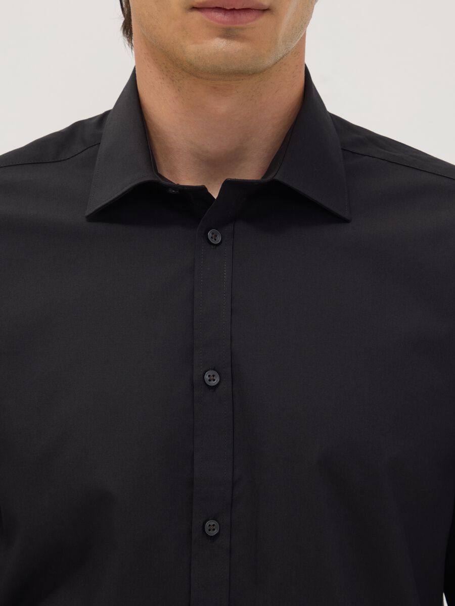 Black slim-fit shirt with classic collar, easy iron_1
