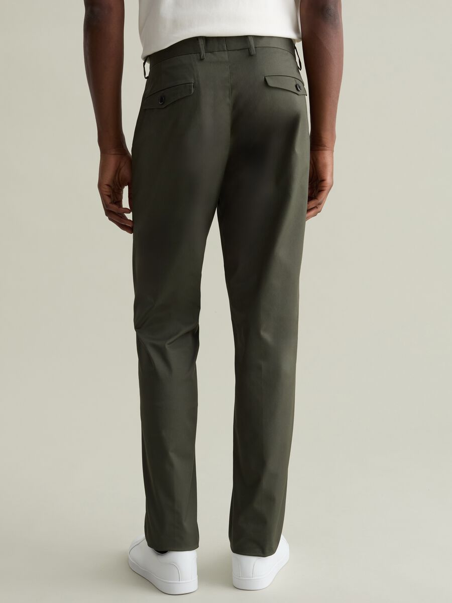 Stretch cotton chino trousers_3