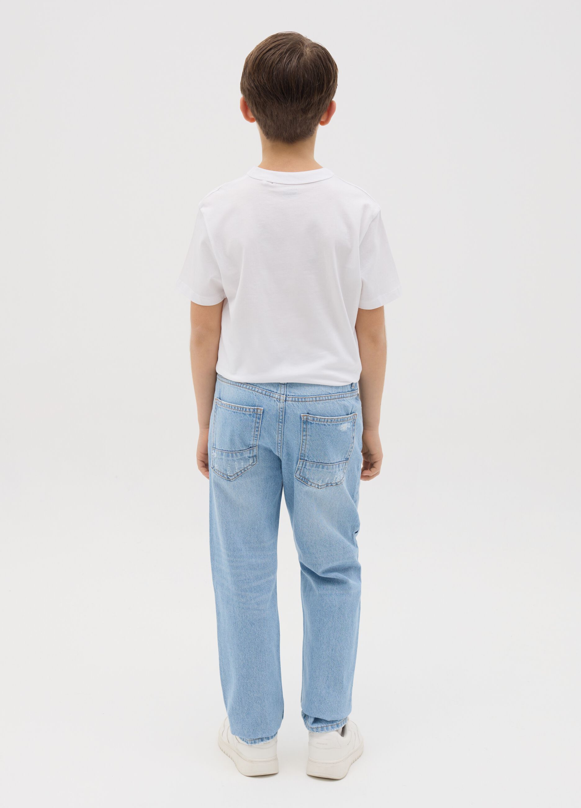 Jeans regular fit con abrasioni 