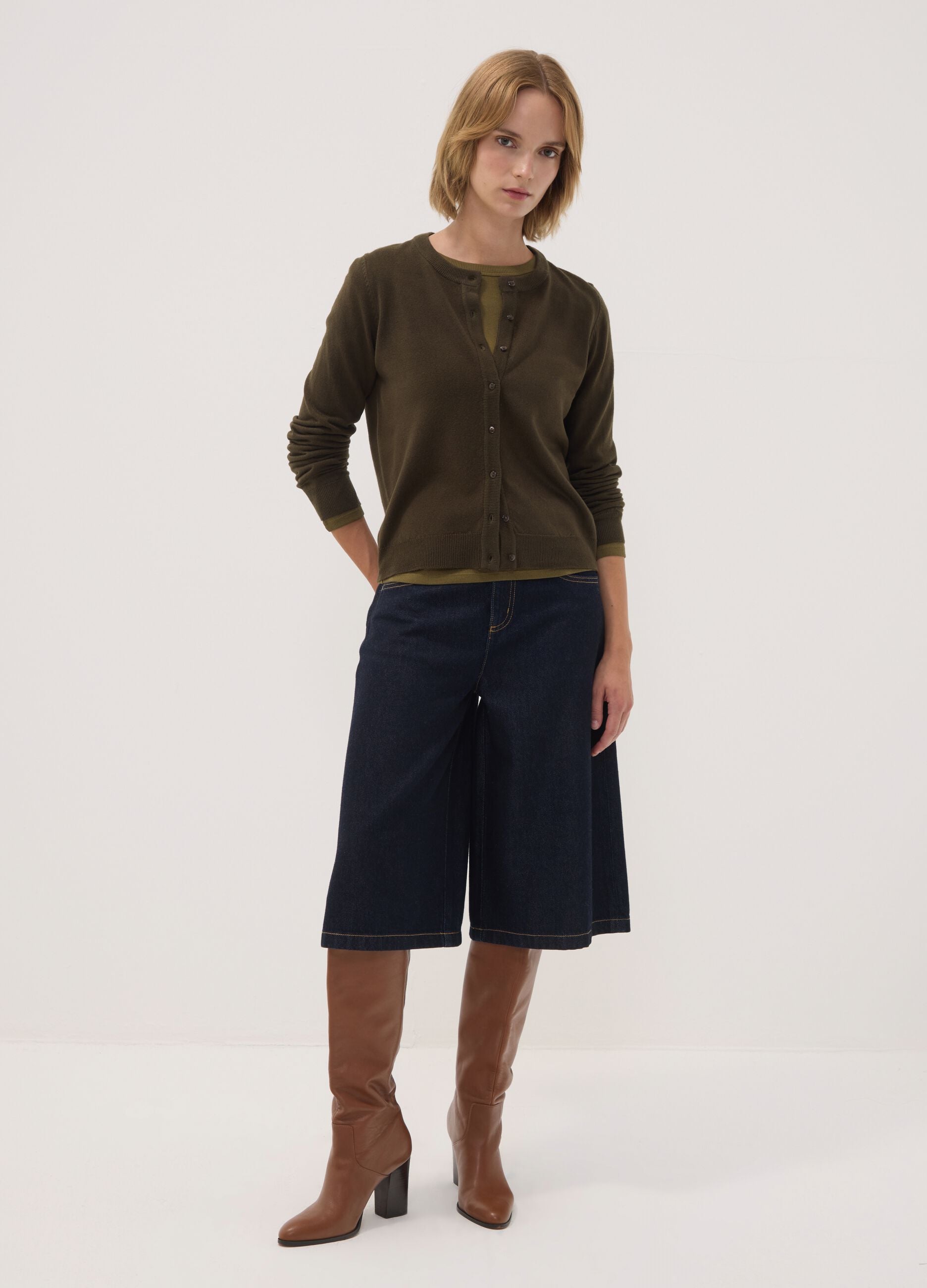 Cardigan verde girocollo regular fit con bottoni