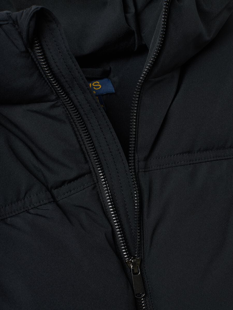 Giubbotto nero imbottito con cappuccio e zip water resistant over fit_1