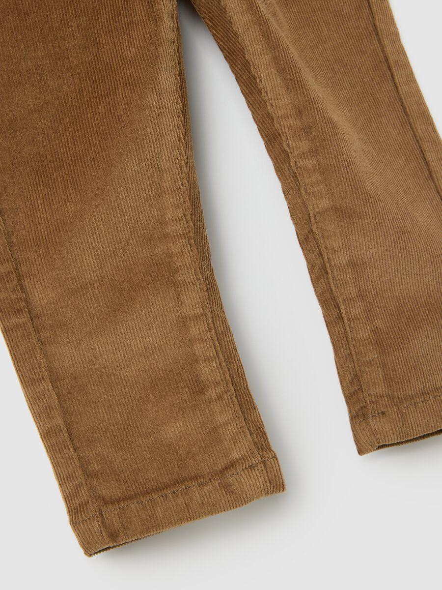 Pantaloni da bambino in cotone e velluto marroni_3