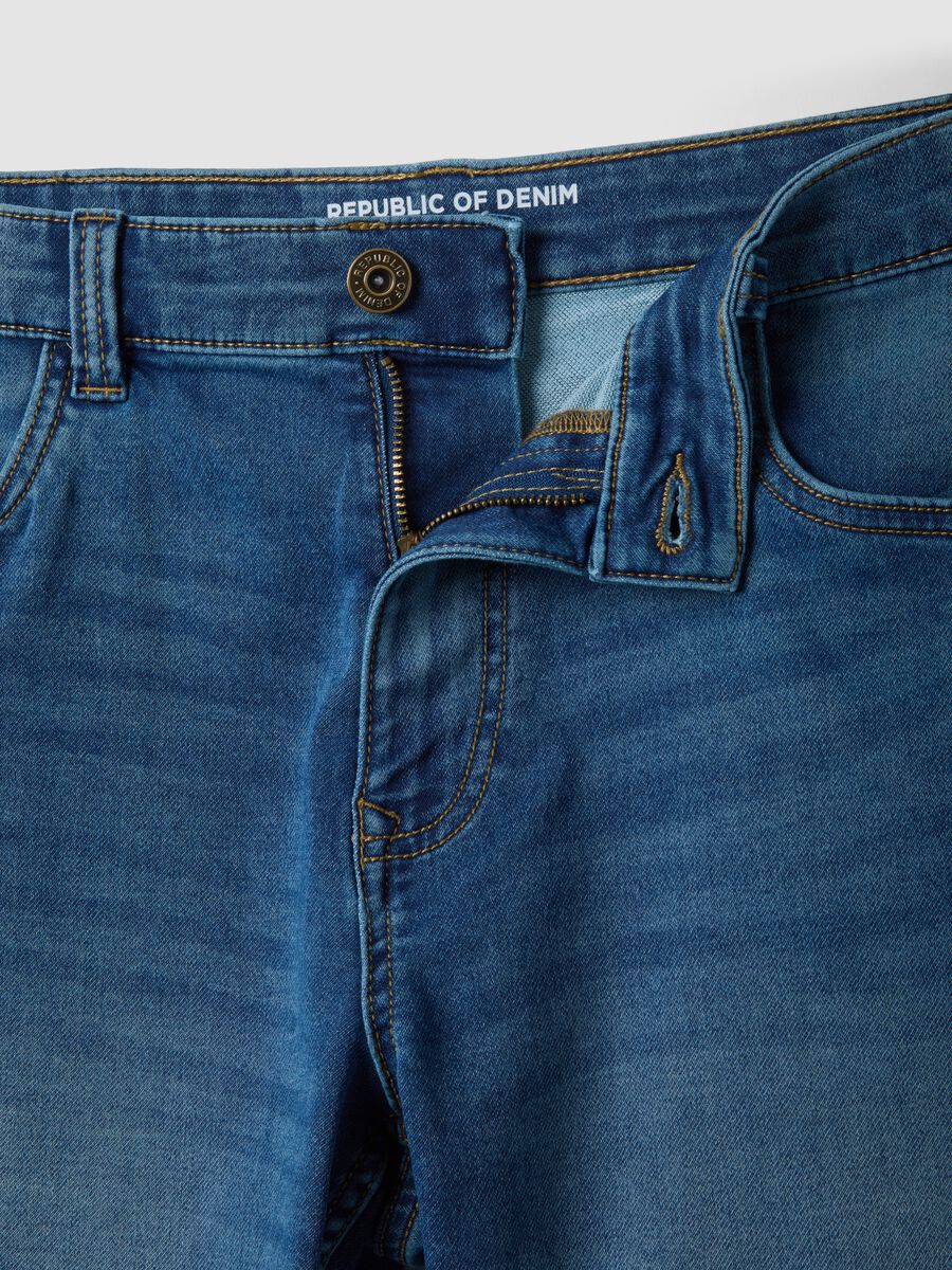 Blue stretch cotton-blend denim shorts, regular fit_5