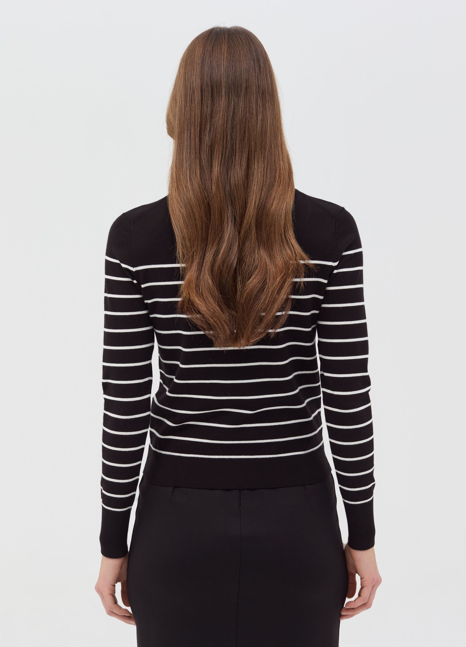 Long-sleeved top with striped pattern