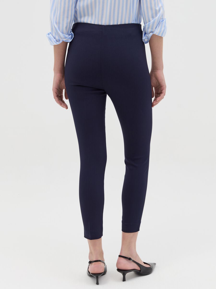 Cropped treggings with embossed seams_3