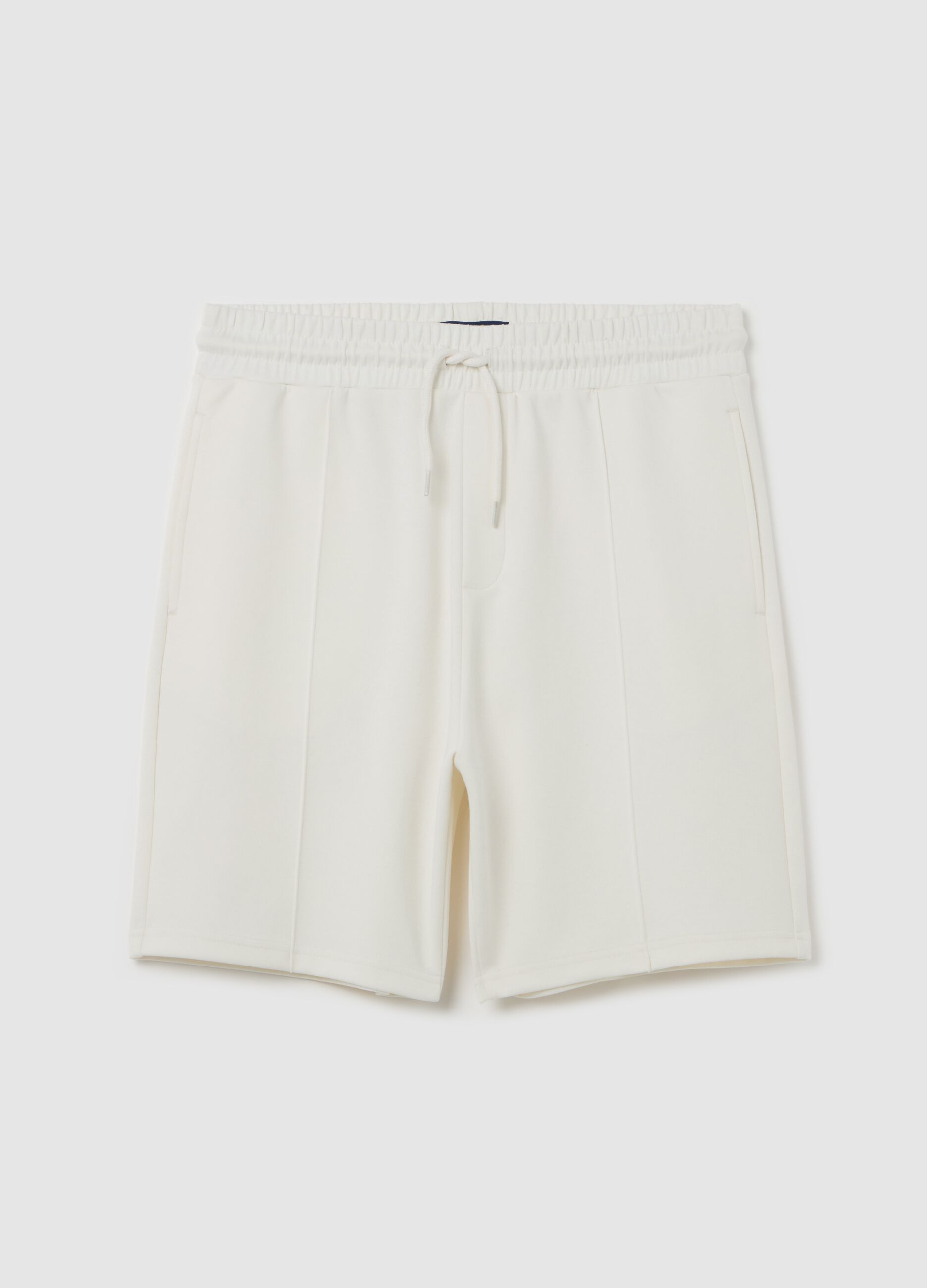 White Bermuda joggers in fleece