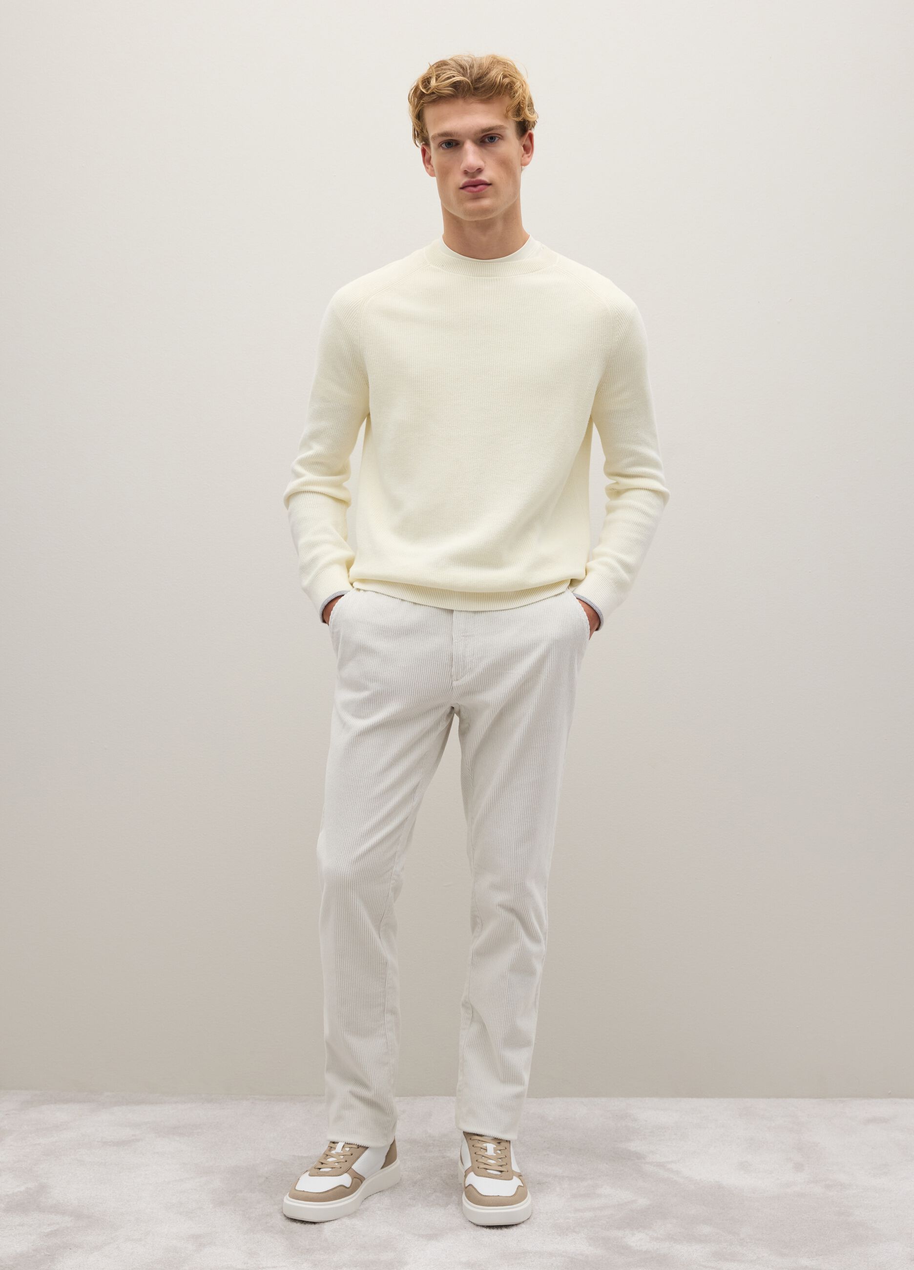 White stretch cotton blend trousers with fine ribbing