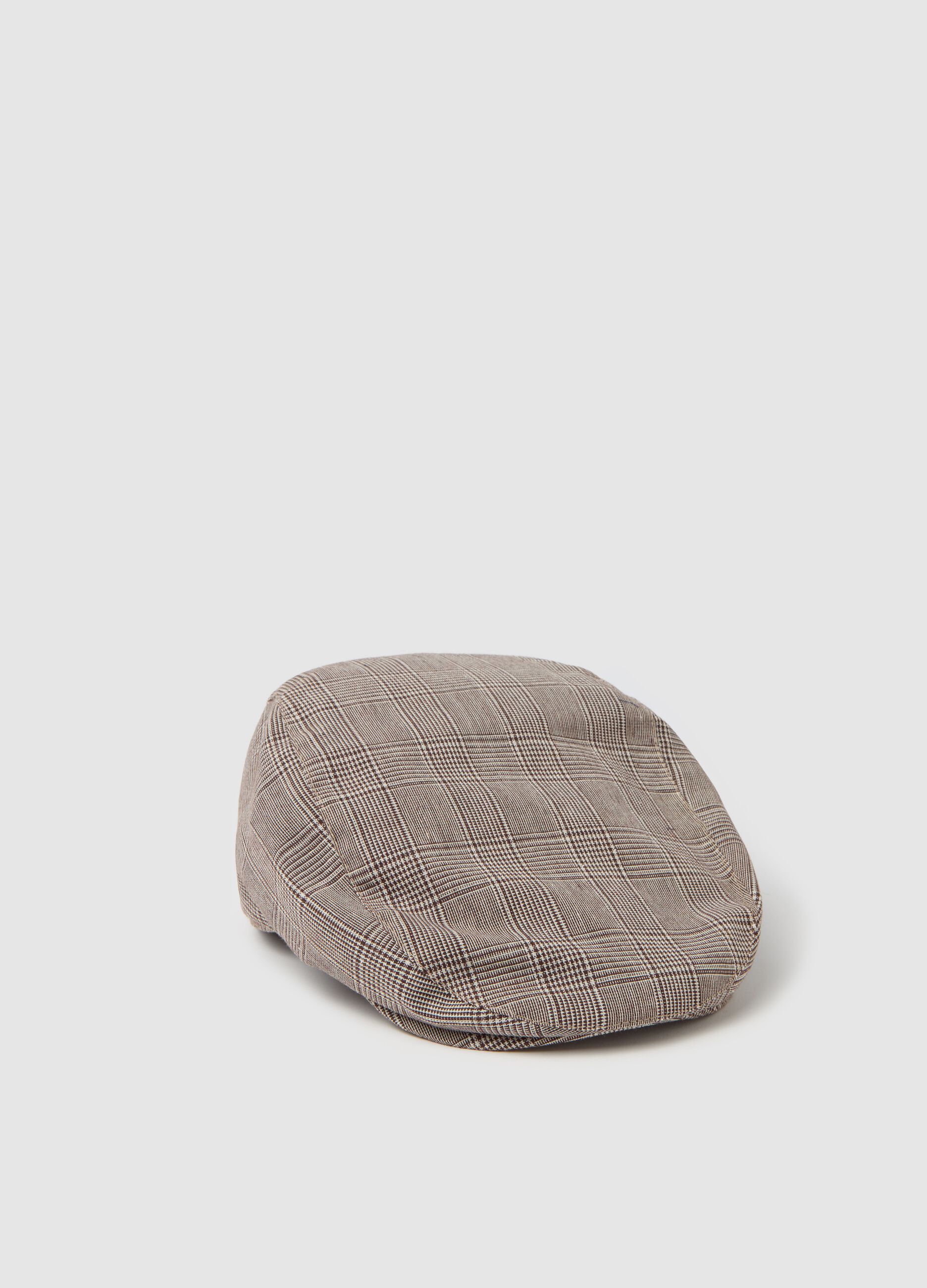 Flat cap with check pattern
