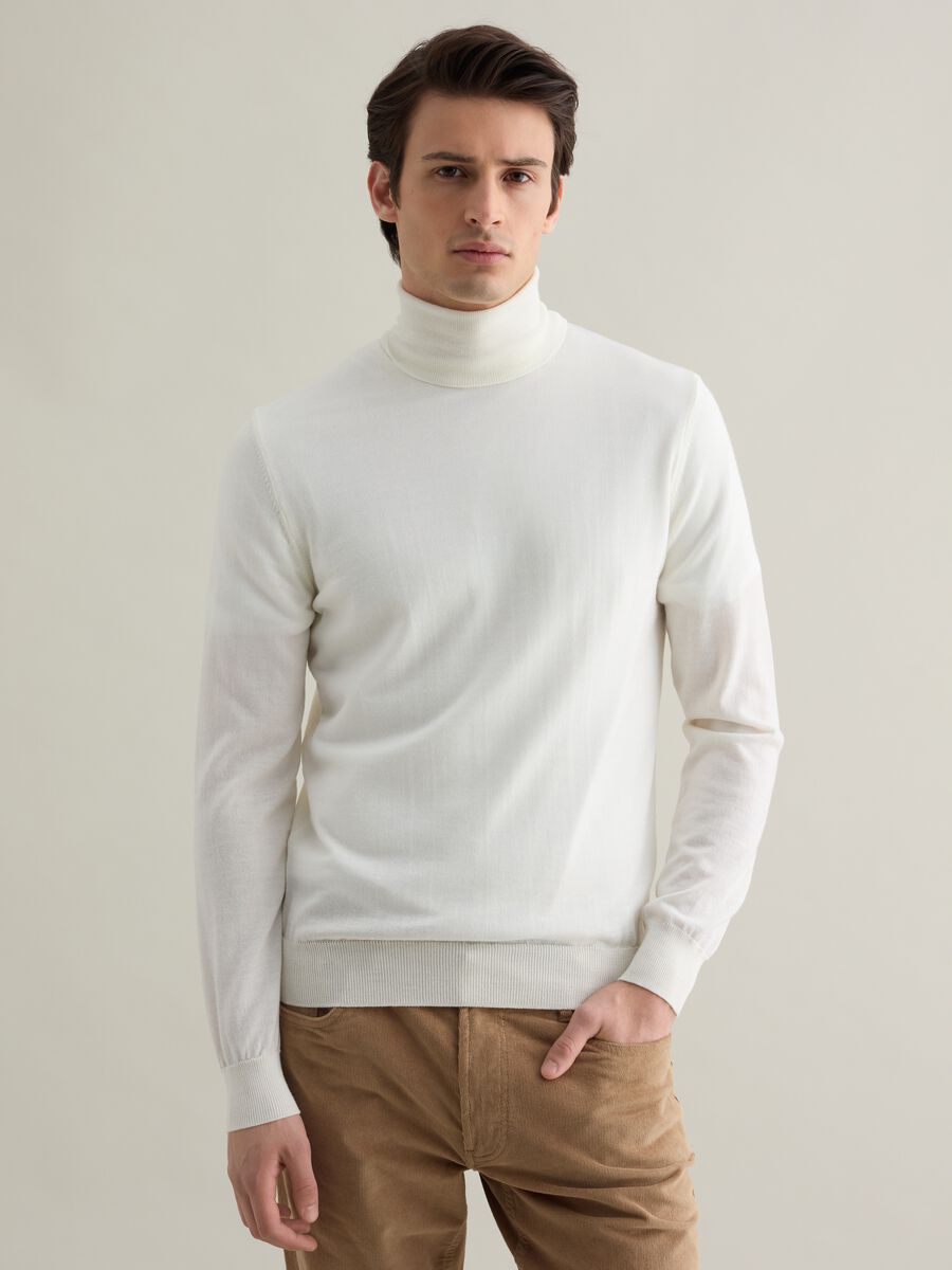 Turtle-neck Merino wool pullover_0