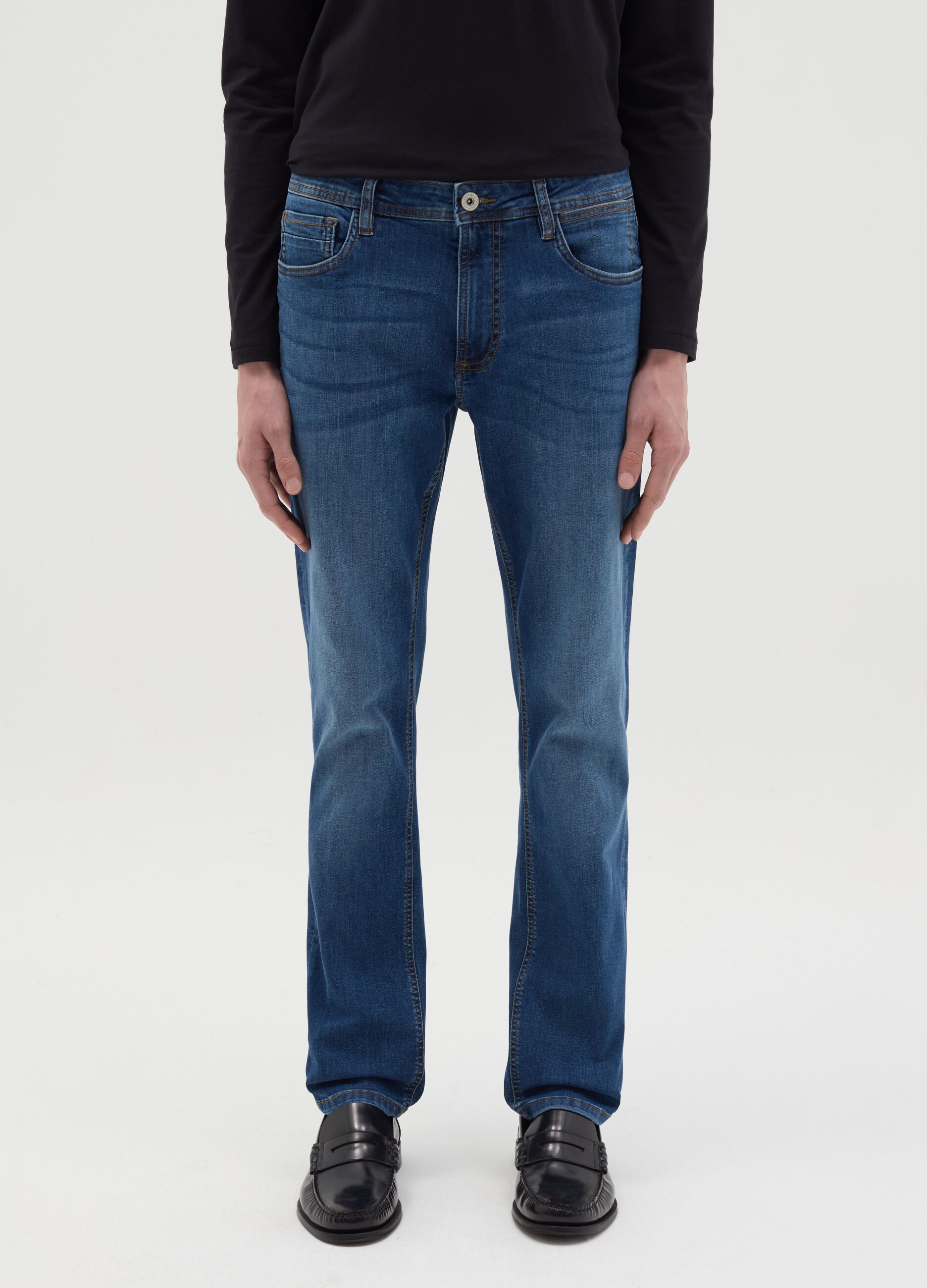 Slim-fit jeans with five pockets