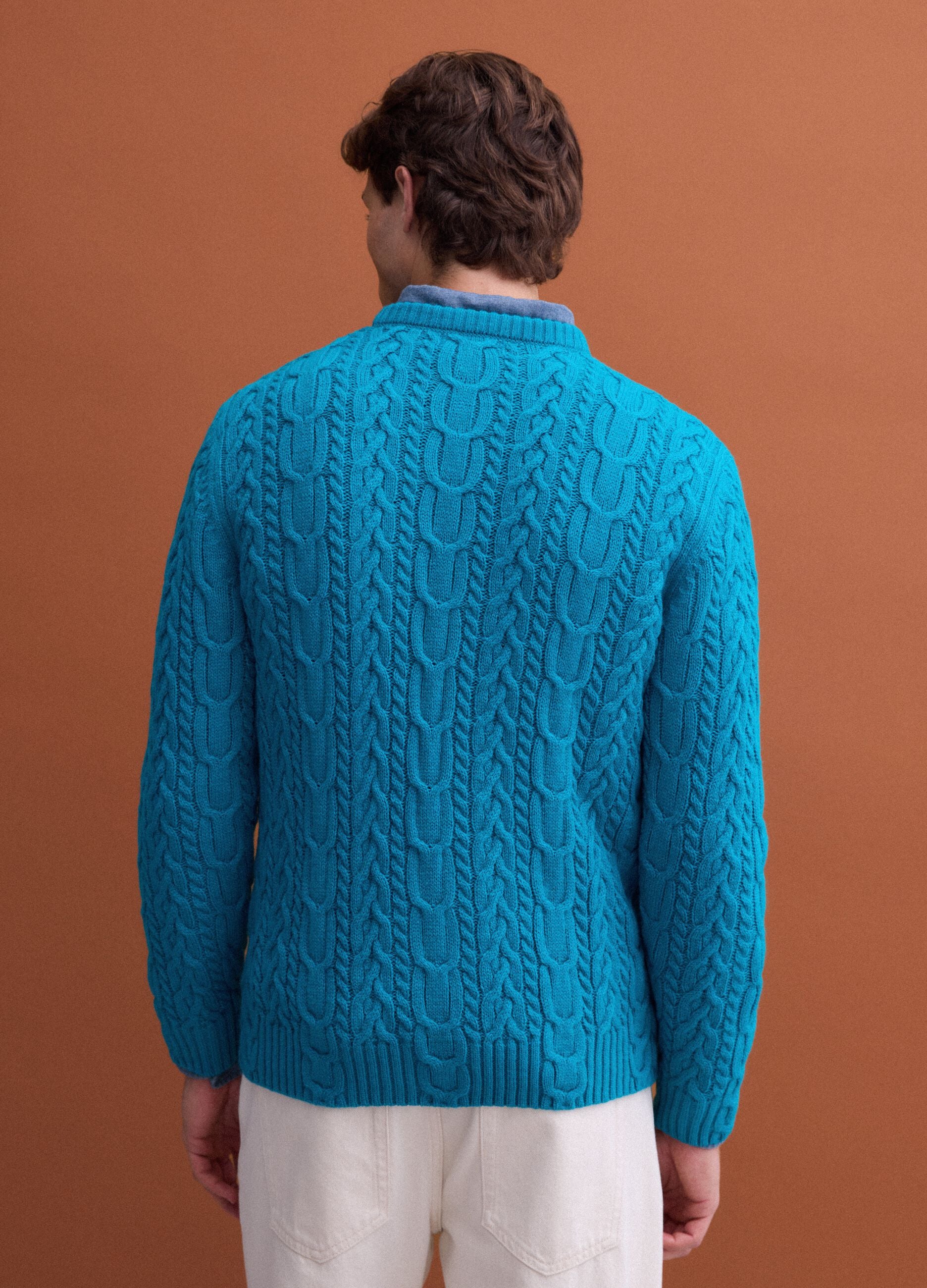 Maglia azzurra girocollo in misto lana con lavorazione jacquard