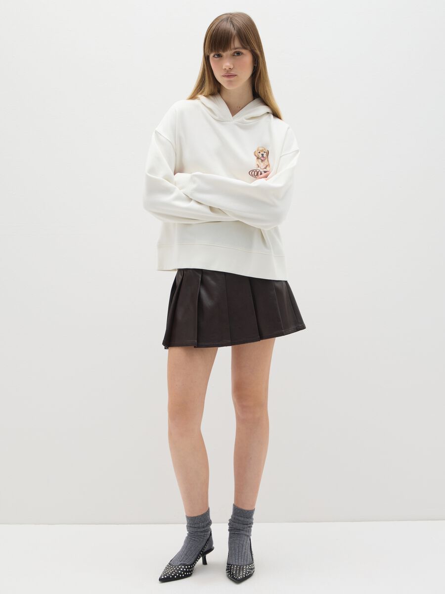 White cotton blend regular fit sweatshirt with print_1
