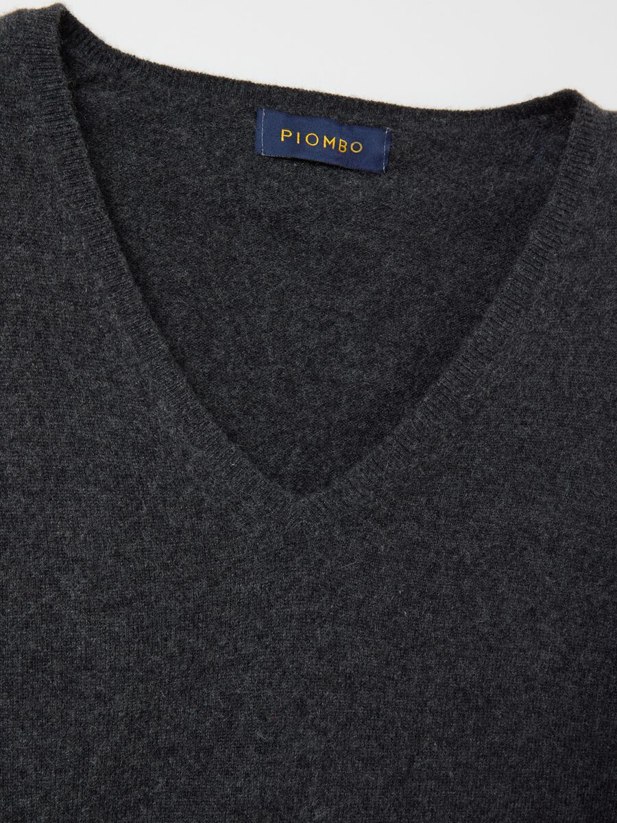 Cashmere pullover with V neck_5