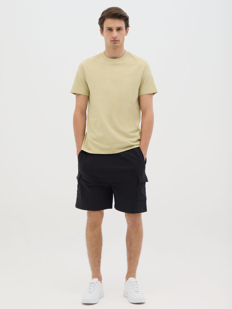 Men's black cotton blend regular fit shorts with pockets_0