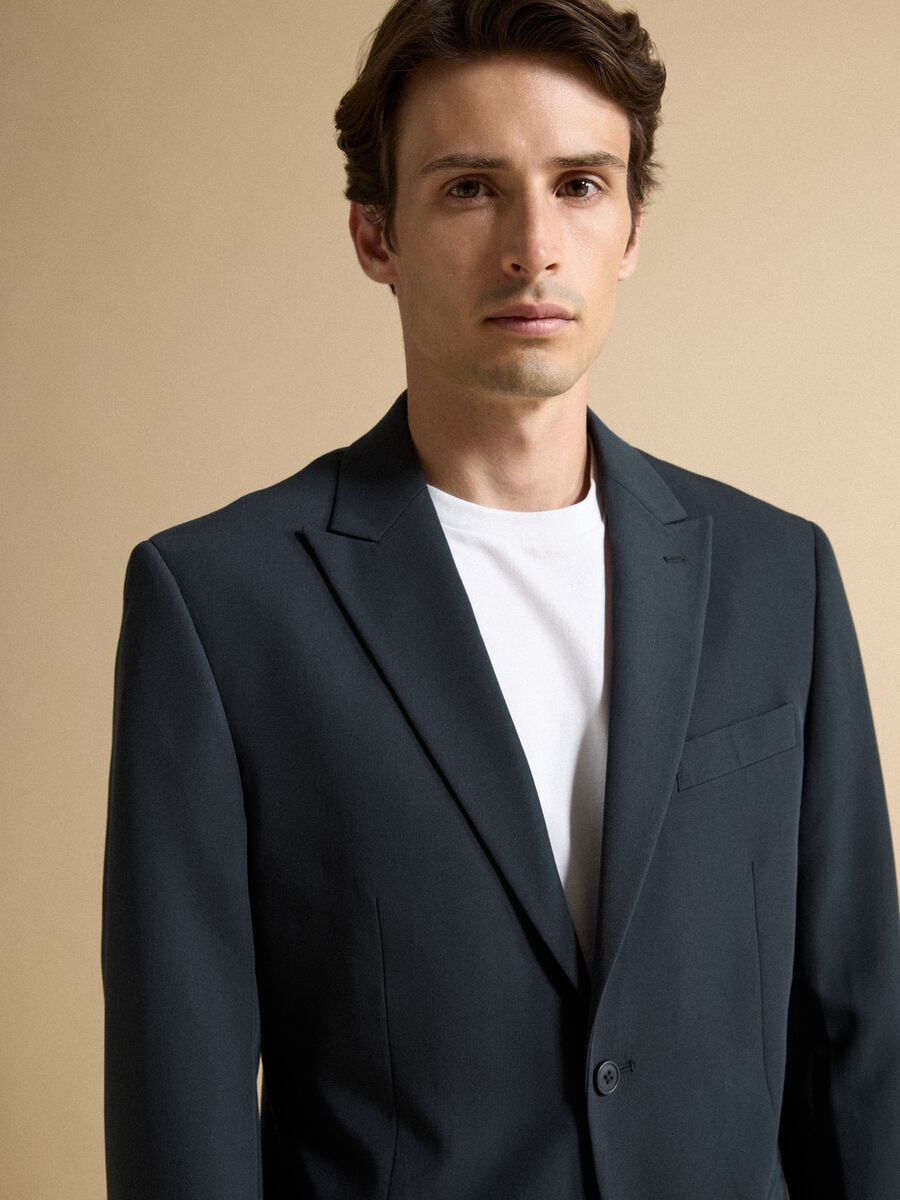 Navy slim-fit stretch viscose twill blazer with peak lapels_2