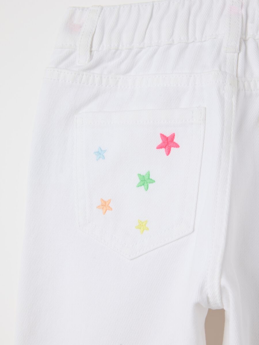 White trousers in drill with stars embroidery_3
