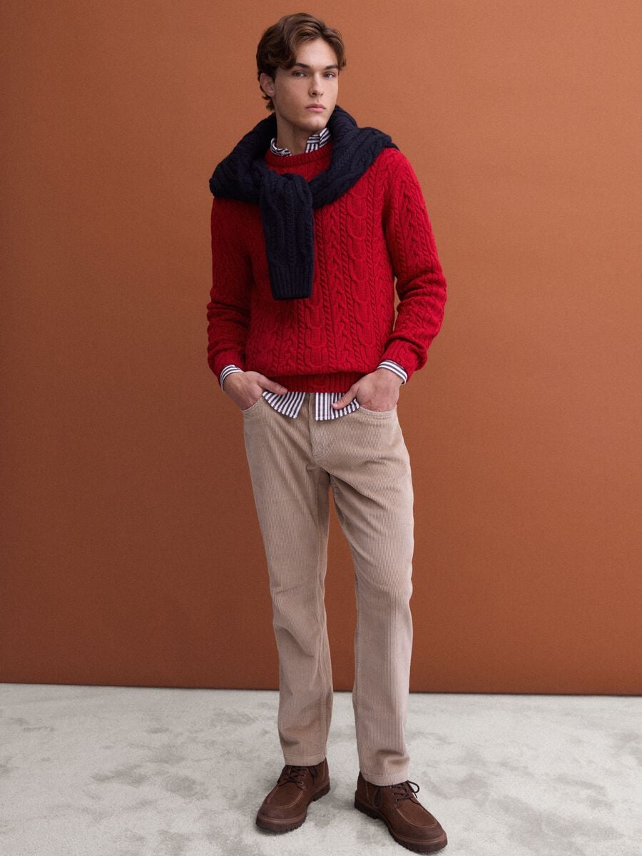 Maglia rossa girocollo in misto lana con lavorazione jacquard_2