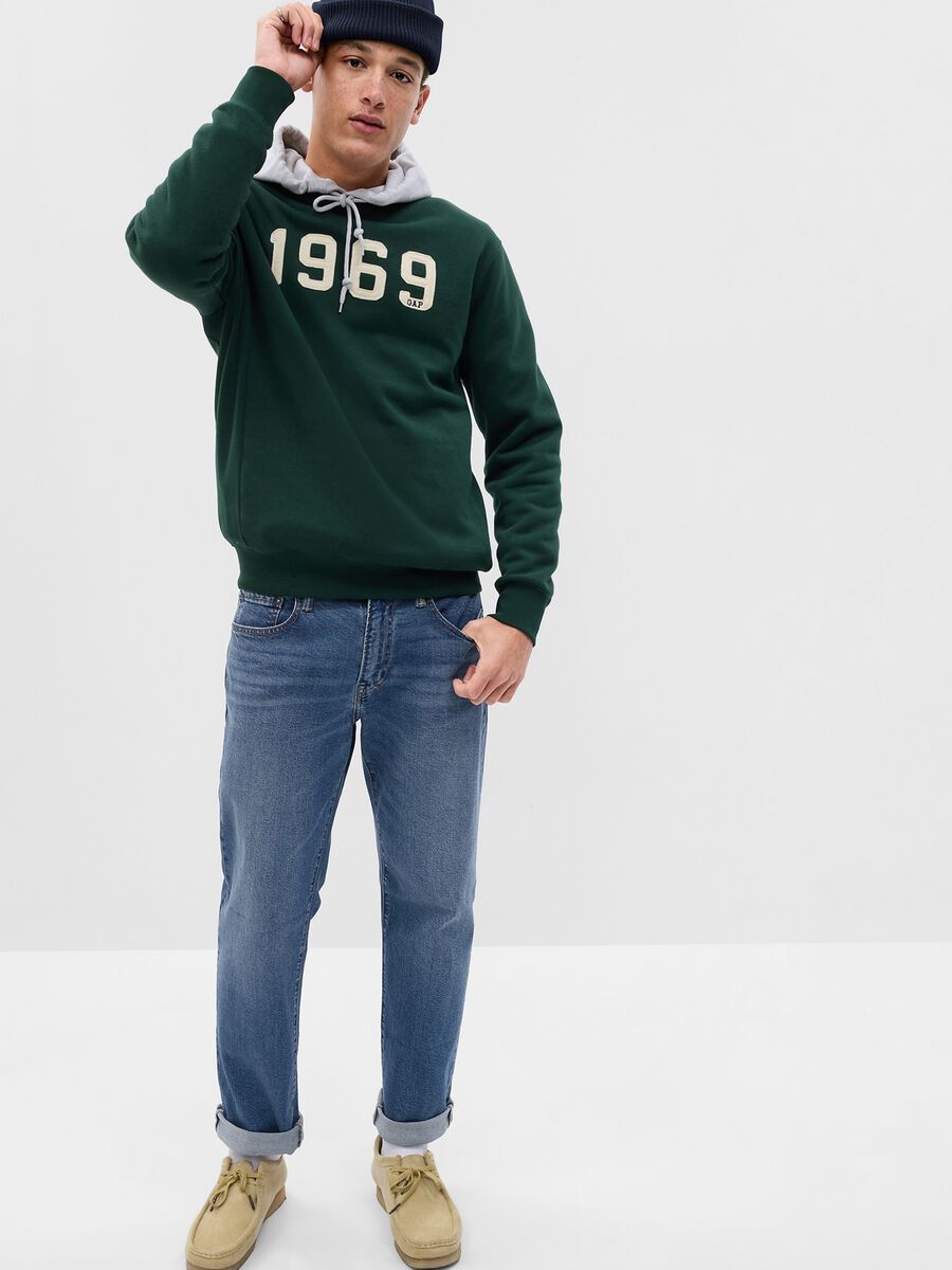 Straight-fit jeans with mid-rise waist_0