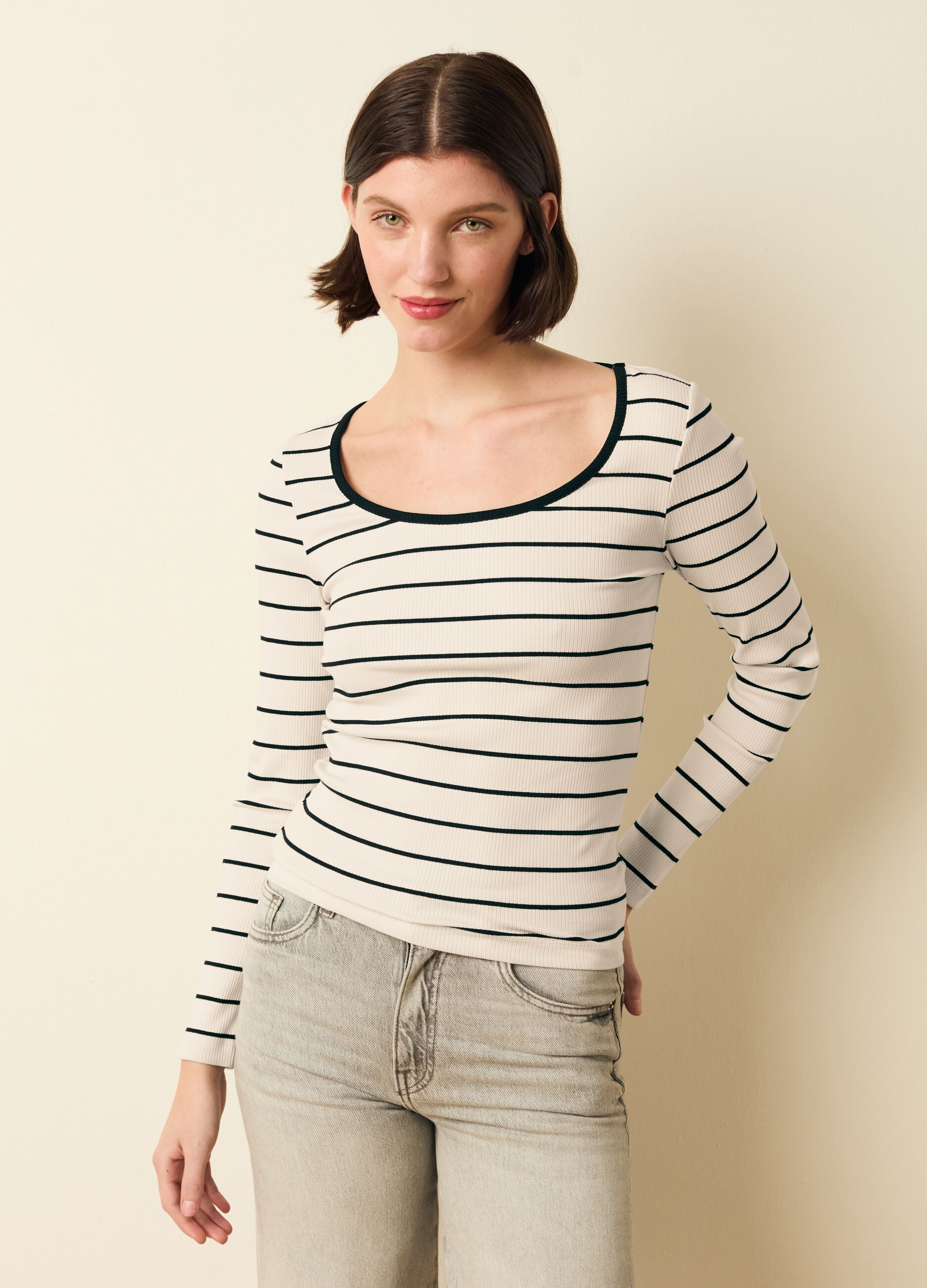 Ribbed T-shirt with striped pattern