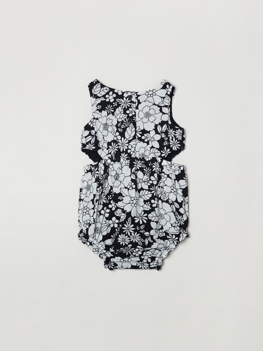 Romper suit and hat set with floral pattern_1