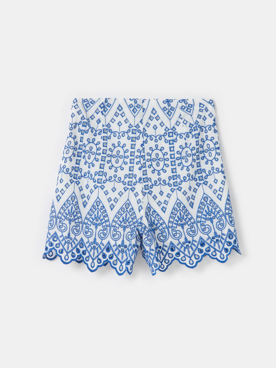 High-rise shorts in broderie anglaise_4