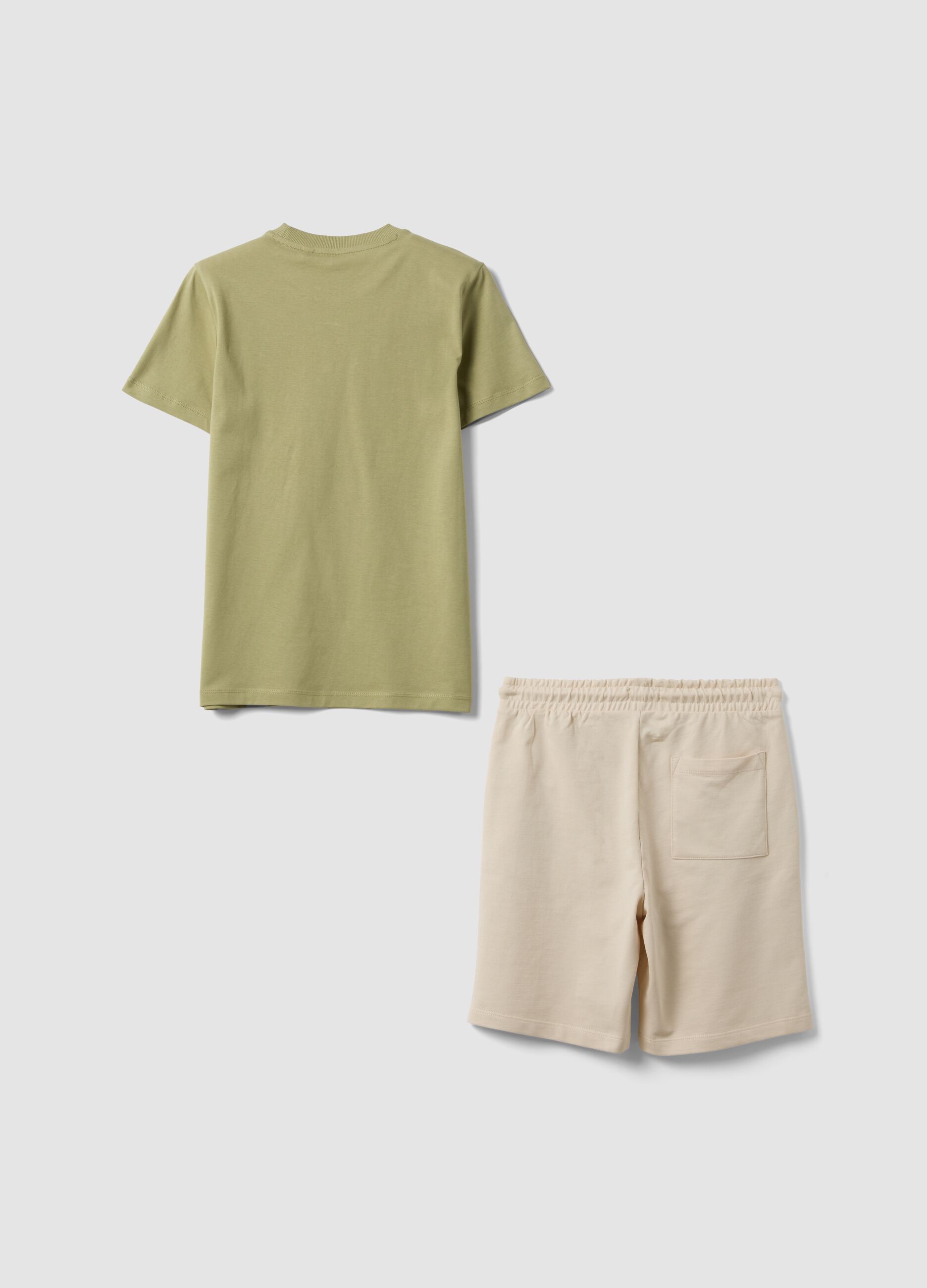 Green pure cotton set with T-shirt and shorts