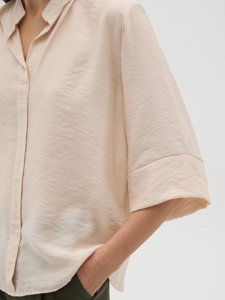 Beige blouse with V-neck and wide sleeves_3