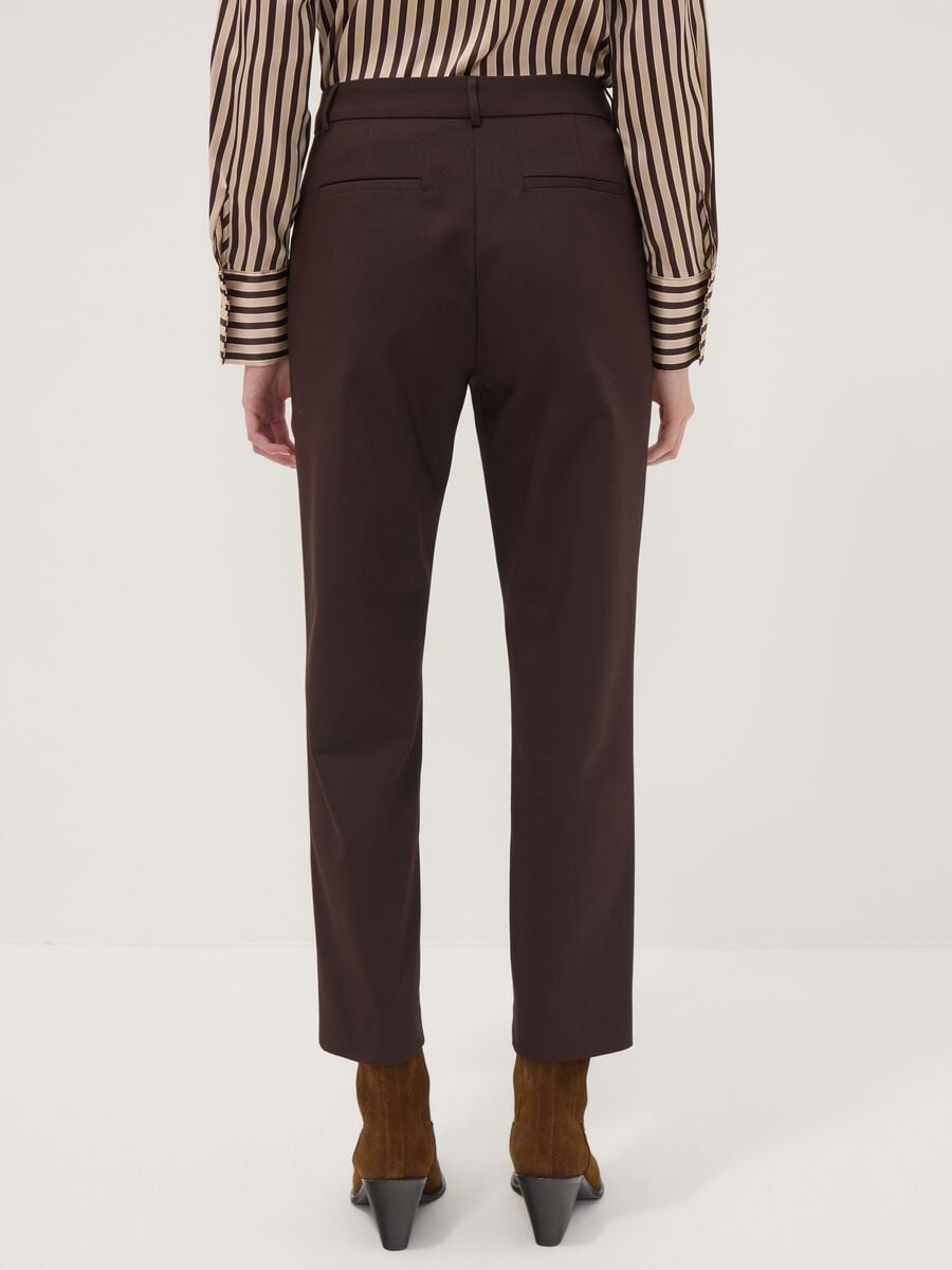 Slim-fit brown stretch cotton trousers_2