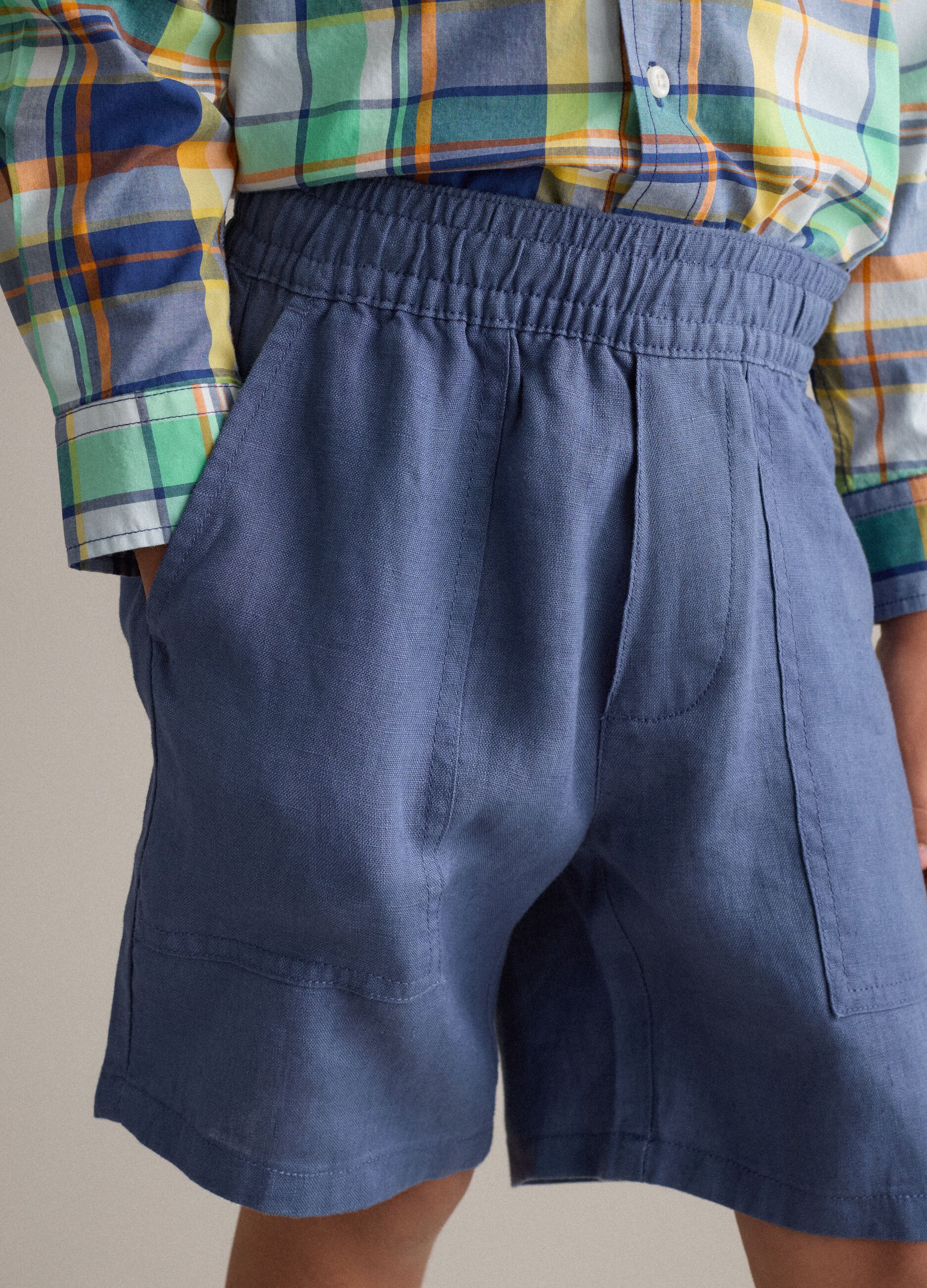 Boys&rsquo; blue pure linen cargo shorts &ndash; baggy fit
