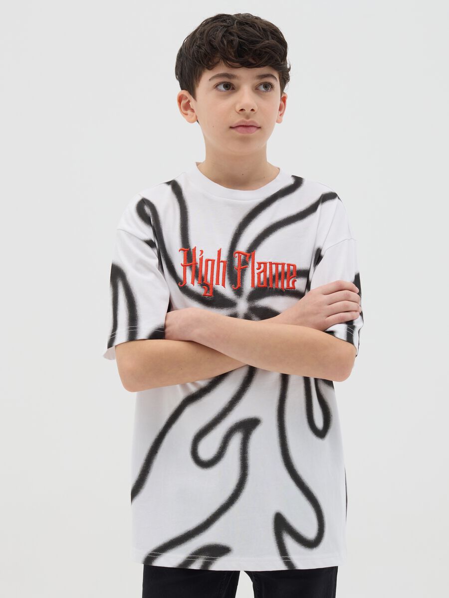 T-shirt in cotone con stampa fiamme "High Flame"_0