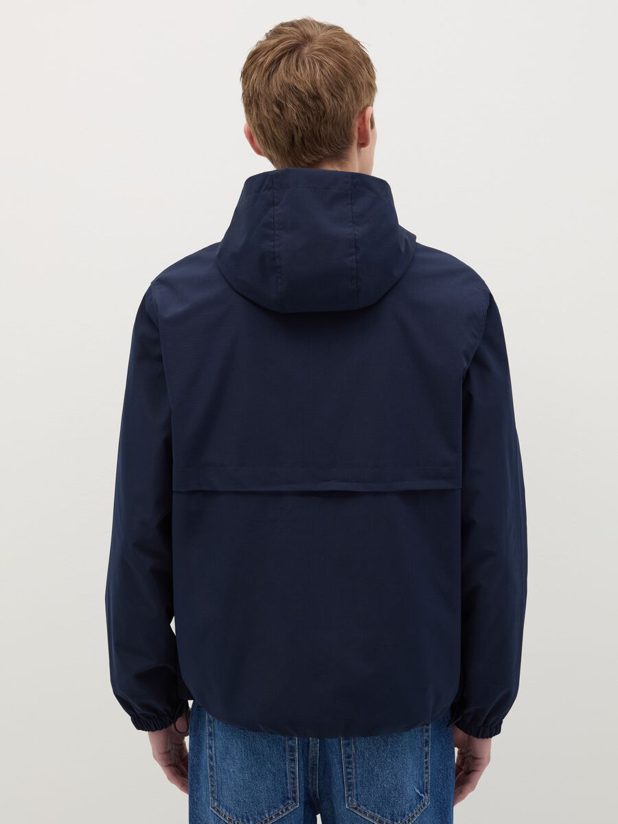 Short full-zip jacket with hood_2
