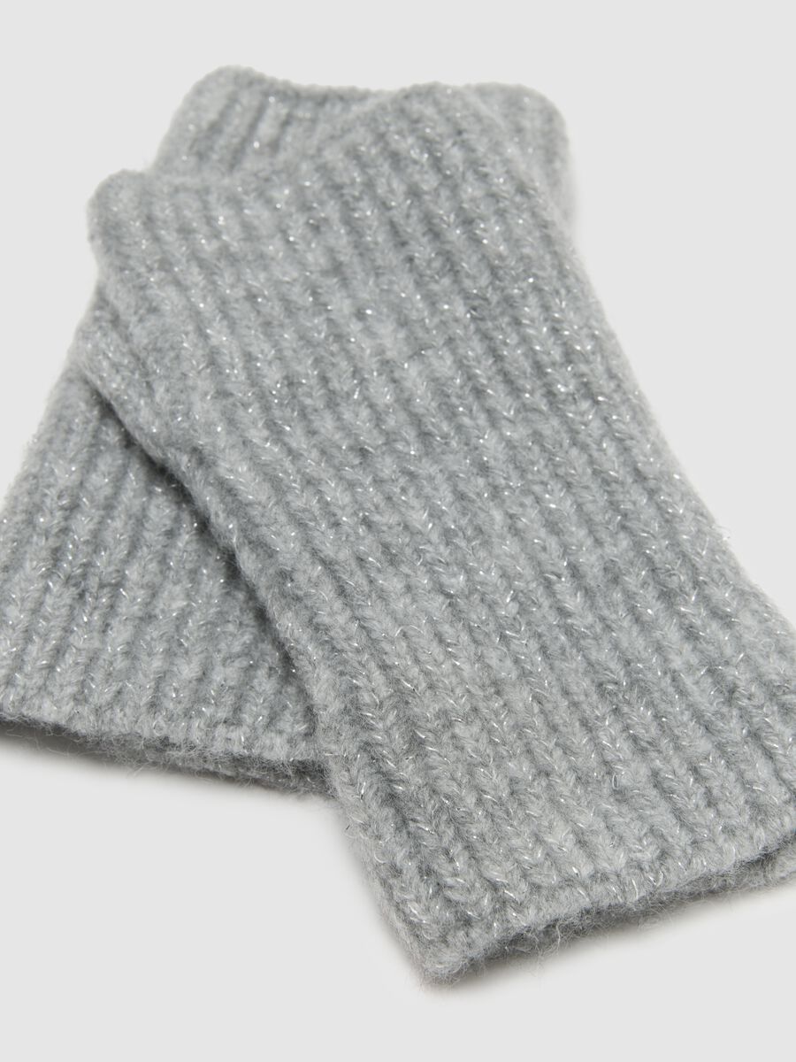 Grey fingerless knitted gloves_2