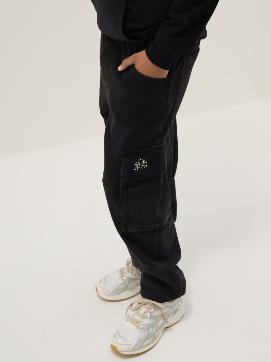 Pantaloni jogger in misto cotone nero da ragazzo regular fit_2