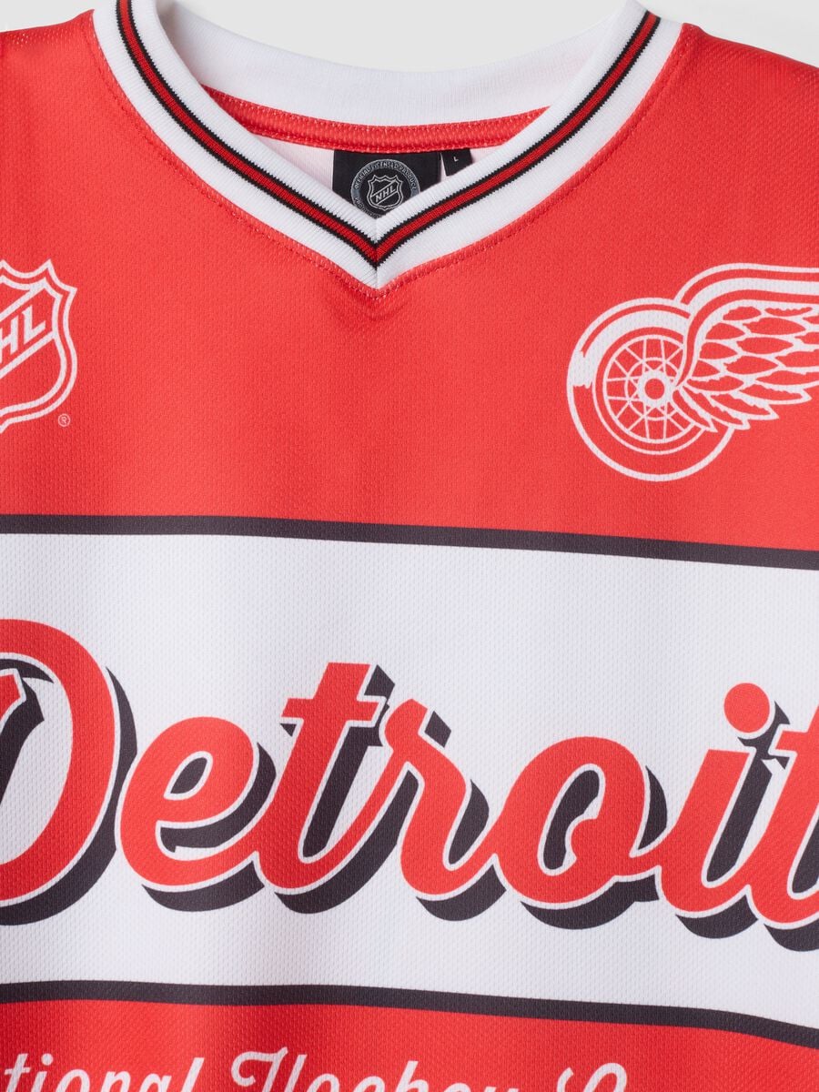 Red and white hockey-style T-shirt with Detroit Red Wings print_1
