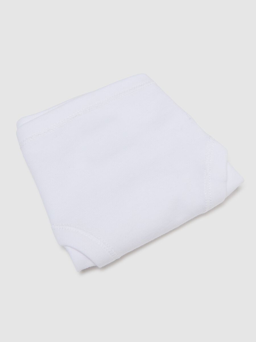 Girl's white cotton stretch regular fit briefs_3