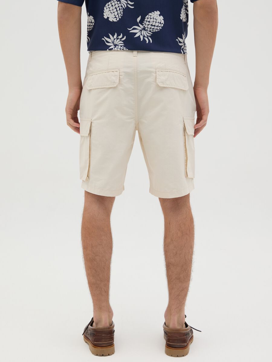 Men's beige cotton blend regular fit shorts_3