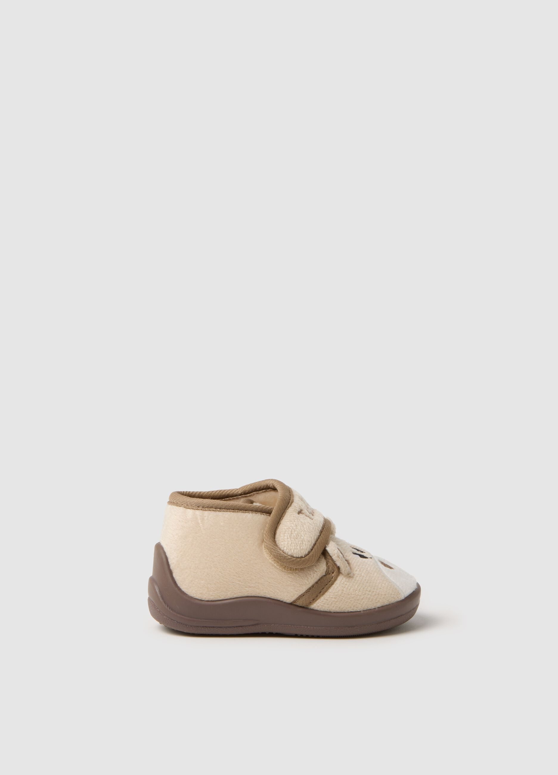 Beige baby girl shoes with velcro closure