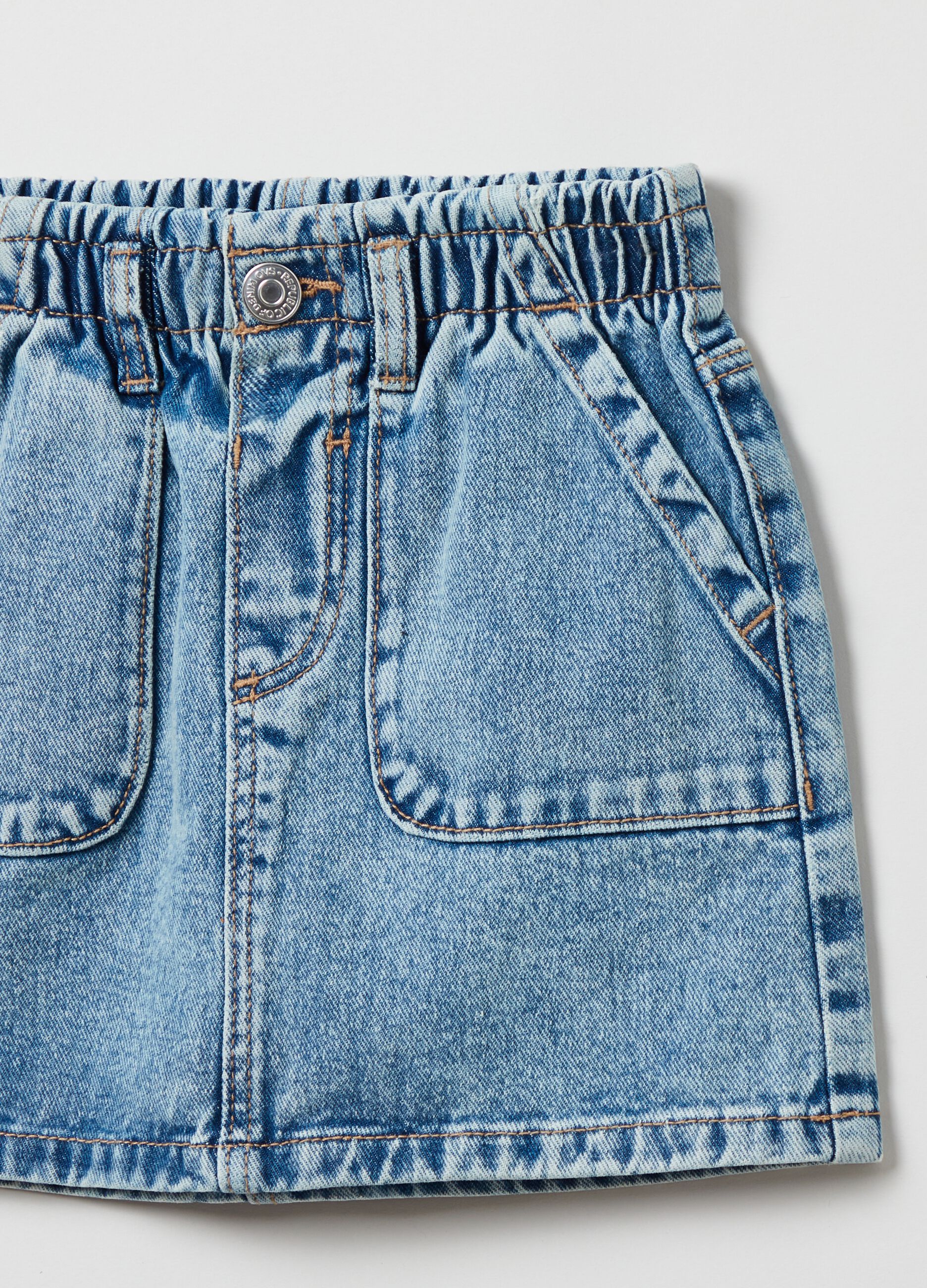 Minigonna in denim con tasche_2