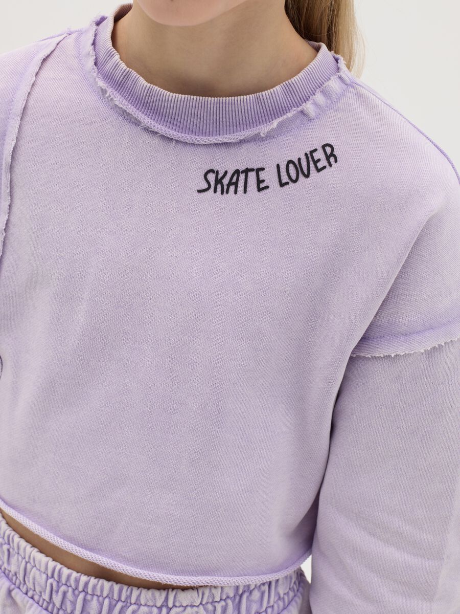 Crop sweatshirt with "Skate Lover" print_1