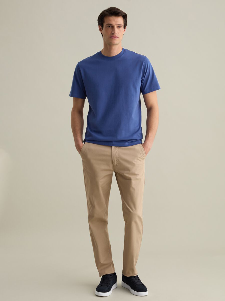 Plain cotton T-shirt with round neck._1