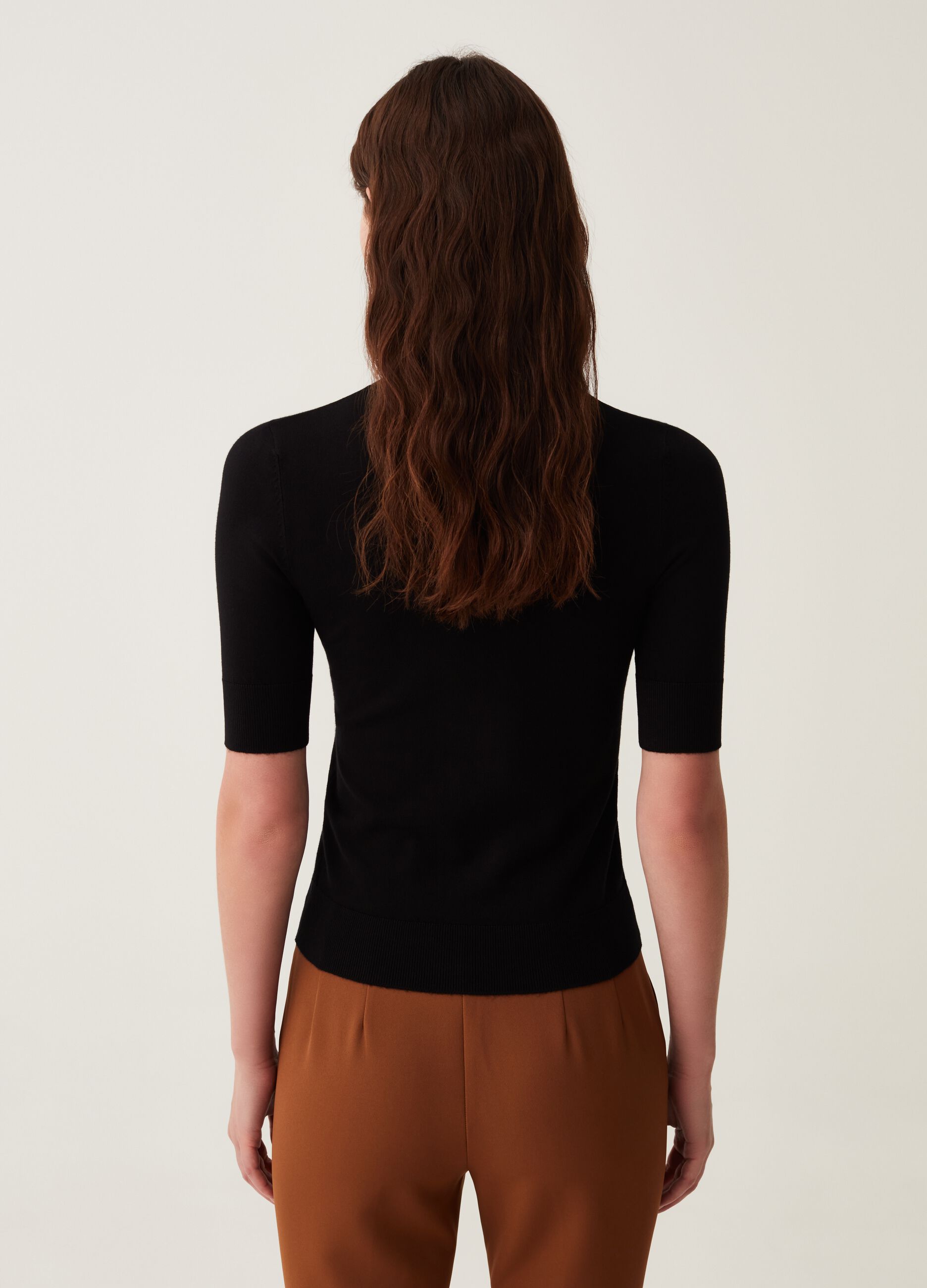 Maglia a maniche corte con scollo rotondo_2